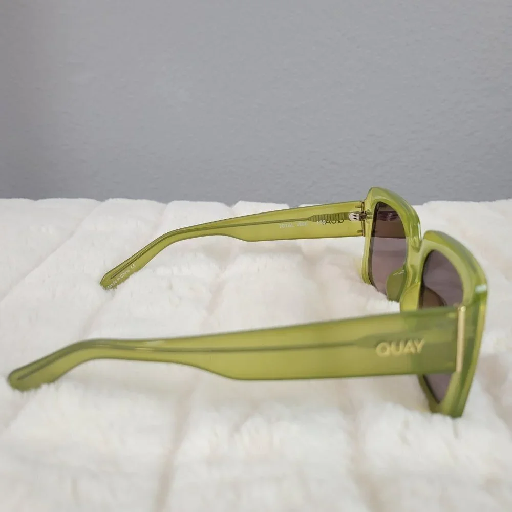 QUAY // ltd ed paris hilton premium-injection green frames brown fade lens
